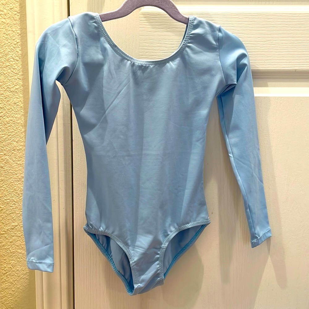 Size 4-6T girls dance bodysuit. Baby blue. Never worn.